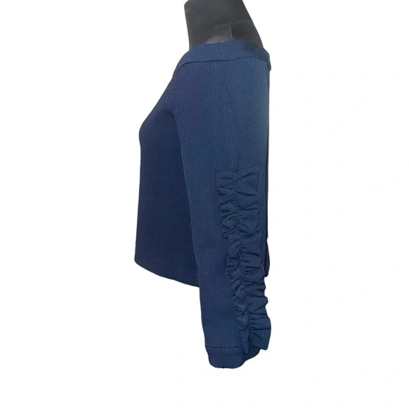 🚨𝐂𝐋𝐎𝐒𝐈𝐍𝐆 𝐒𝐀𝐋𝐄🚨 🖤𝐍𝐀𝐕𝐘 Off-Shoulder Ribbed Knit Top with Ruched Sleeves - Picture 4 of 4